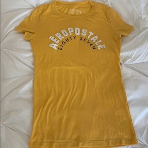 Yellow short sleeved T-shirt